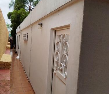 San Pedro Tlaquepaque House | Convenient Room Near Airport - Ideal for Families