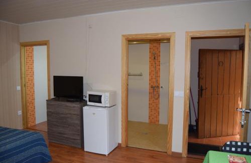 Valmuel Apartment | Inviting Independent Room II at Casa Rural Javier, Rated 9.2