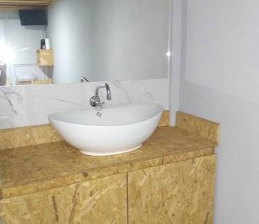 Esperanza Apartment | Cozy Loft Room in the Heart of the City