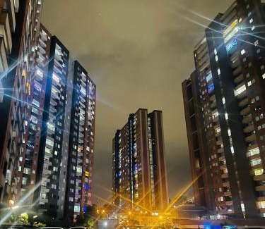 Robledo Apartment | Cozy Shared Room in Medellin - Family-Friendly Amenities
