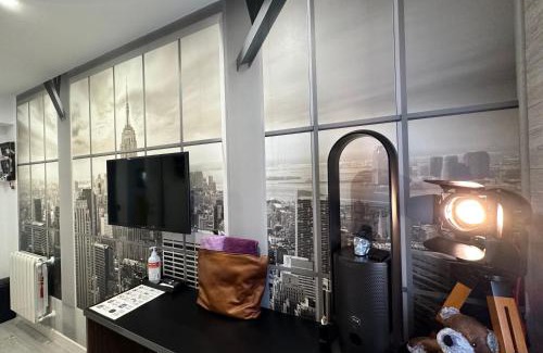 Almenara House | Stylish Stay at Habitación New York - 5 Torres, Rated 9.5