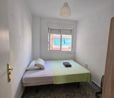 Explanada de la Estacion House | HABITACIÓN privada centro málaga cerca tren María Zambrano y playa muy buena conexión WiFi