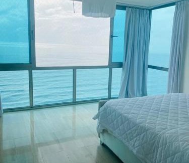 San Geronimo Apartment | Oceanview Private Room at Ámbar, Malecon Santo Domingo