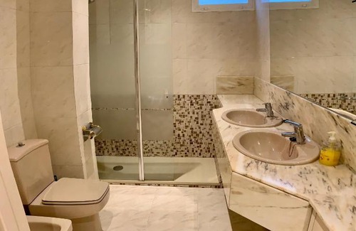 Bilbao City Centre House | Private Room in Central Bilbao - Rated 9.5/10 by Guests