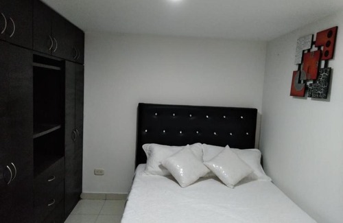 Ibague House | Cozy Private Room in Scenic Ibagué with Inviting Pool