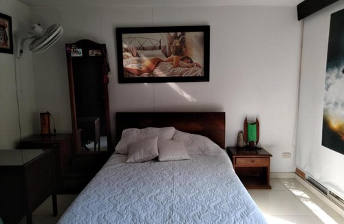 Ibague House | Cozy Private Room in Scenic Ibagué with Inviting Pool