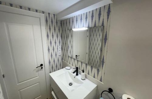 Getxo Apartment | Convenient Getxo Studio with Garage, Near Bilbao Center