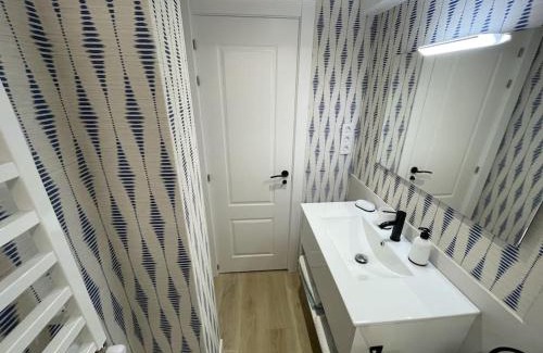 Getxo Apartment | Convenient Getxo Studio with Garage, Near Bilbao Center