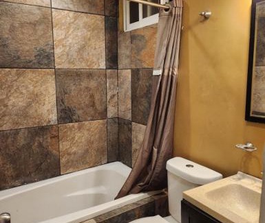 Minatitlán House | Private Room in Fully Equipped Family-Friendly Apartment