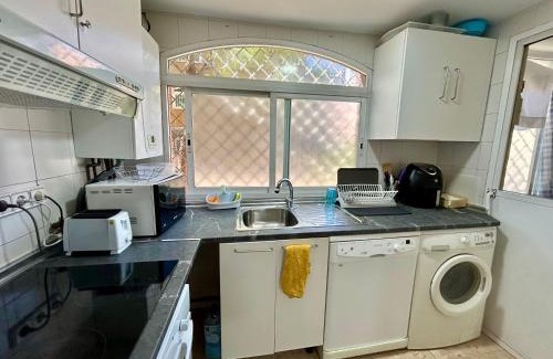 Puerta del Angel Apartment | Cozy Private Room in Shared Apartment - Pet Friendly Stay