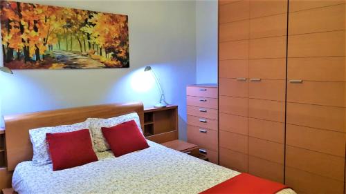 Zorrotza House | Cozy Retreat with Private Rooms and Child-Friendly Amenities