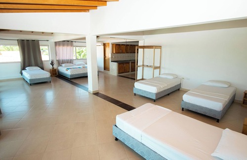 Covenas Hotel | Spacious Multiple Room with Balcony, Steps from the Beach