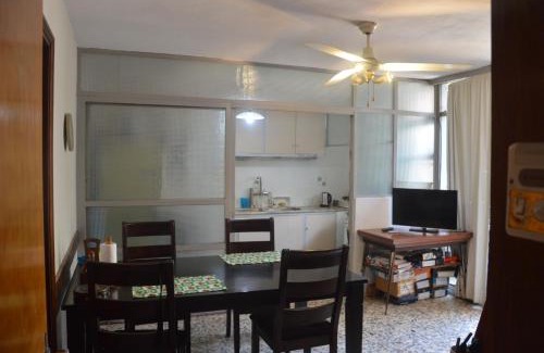 Salto House | Private 3B Room with Kitchen & High Guest Satisfaction