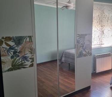 Villena House | Cozy Villena Lavanda Room: Family-Friendly Retreat Awaits