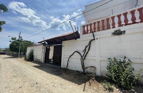 Pochomil House | Relaxing Stay Just 2 Minutes from the Beach