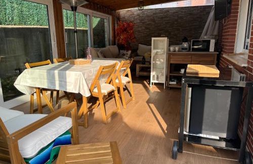 Boo House | Cozy Rooms in Garden Chalet with Kitchen Amenities