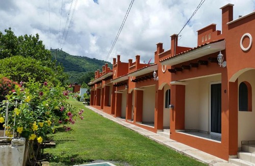 La Laguna Hotel | Family-Friendly Rooms at Habitaciones Lucero 2 - Rated 9/10
