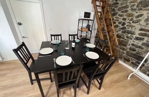 Biescas House | Spacious Rooms for Groups in Central Biescas