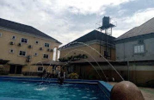 Igwuruta Cabin | Eco-Friendly Getaway at Habitat Hotel: Relax and Unwind