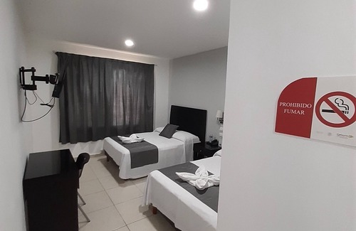 Tapachula Hotel | Relax at Habitat Inn with Pool, Spa & Family Amenities