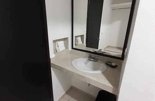 Tapachula Hotel | Relax at Habitat Inn with Pool, Spa & Family Amenities