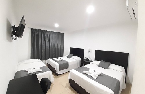 Tapachula Hotel | Relax at Habitat Inn with Pool, Spa & Family Amenities