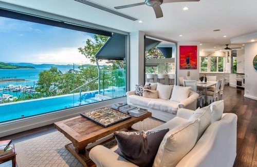 Hamilton Island House | Relaxing Habitat on Hamilton Island with Pool & Breakfast