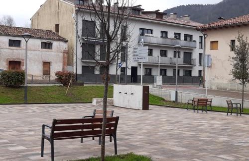Sant Pau de Seguries Apartment | Highly Rated Habitatge Turístic Cal Ferrer for Families