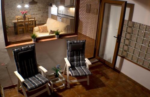 Cervera del Maestrat Apartment | Family-Friendly Retreat at Habitour - Casa Palmira