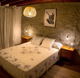 Cervera del Maestrat Apartment | Family-Friendly Retreat at Habitour - Casa Palmira
