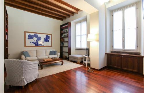 Magenta Apartment | HACCA Collection - Corso Magenta: 4-Star Family Paradise