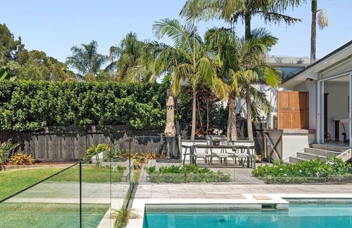 Avalon Beach House | Hachi: Your Ideal Oceanfront Retreat with Pet-Friendly Amenities