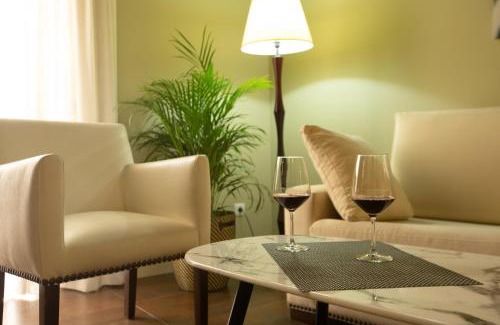 San Martin de Valdeiglesias Hotel | Discover Hacienda la Coracera: Family-Friendly Retreat
