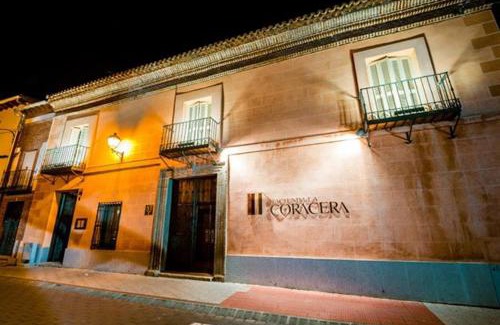 San Martin de Valdeiglesias Hotel | Discover Hacienda la Coracera: Family-Friendly Retreat