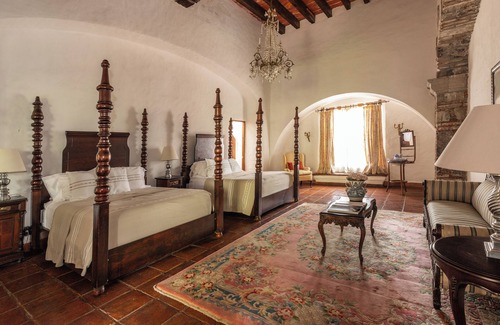Acamilpa Hotel | Experience Luxury at Hacienda Acamilpa with Spa & Pool