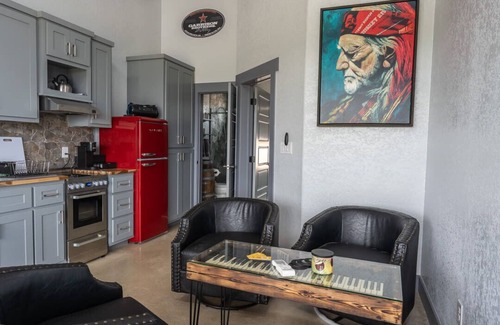 Johnson City House | Discover "Willie" - Family-Friendly Retreat in Hill Country