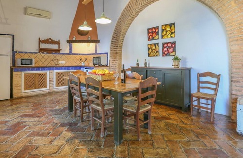 Ecija Villa | Experience Relaxation at Hacienda de la Palma Écija