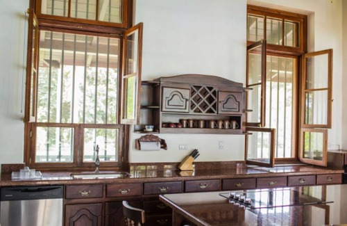 Parrita House | Family-Friendly Retreat at Hacienda El Porvenir Hotel