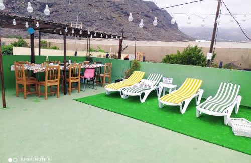 Guimar Apartment | Pet-Friendly Hacienda La Extremeña with Oceanfront Views