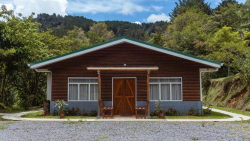 Canton Desamparados Hotel | Discover Hacienda La Lucha: Family-Friendly Retreat