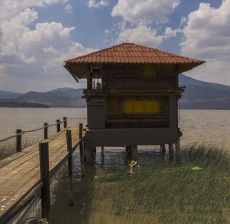 Tzintzuntzan Hotel | Elegant Hacienda Ucazanaztacua with Pool & Dining Options