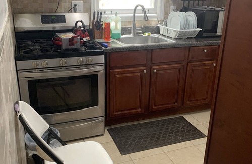 Hackensack House | Family-Friendly Hackensack Home with Parking & Backyard