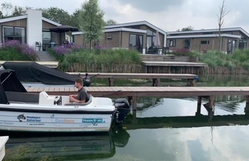 Linden Resort | Scenic Hackfort Waterfront 6 - Family-Friendly Ocean Retreat