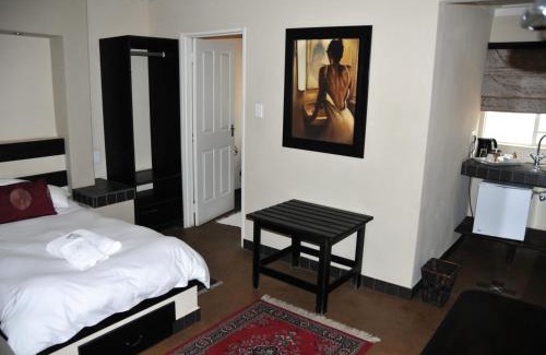 Otjiwarongo House | Hadassa Guest House: Family-Friendly Stay with Pool Access
