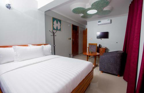 Mirongo Hotel | Experience Comfort at Hadjens Hotel: Rated 9/10 & Family-Friendly