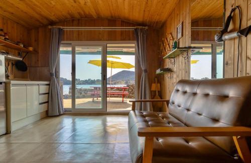 Gujwa House | Cozy Hado Saeya Saeya Entire House with Oceanfront Views