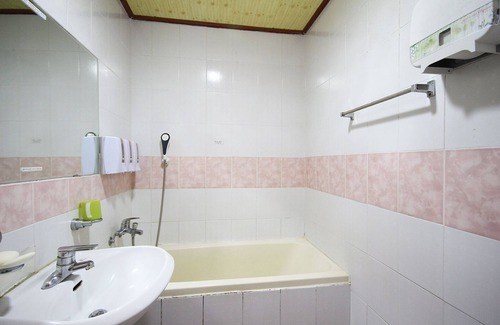 Pungyang-myeon Hotel | Eco-Friendly Hadong Gabiwon: Guest Rated 9.4/10