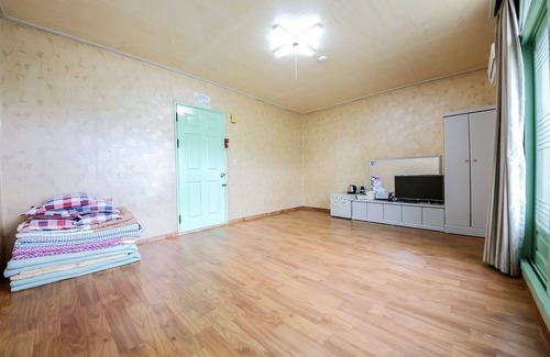 Pungyang-myeon Hotel | Eco-Friendly Retreat at Hadong Seongungak - Guest Rated 10/10