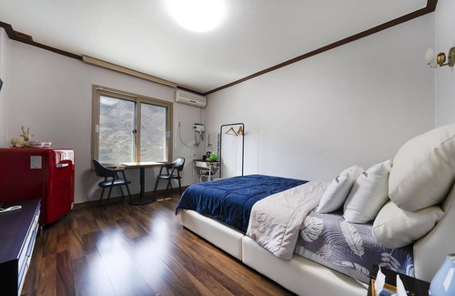 Hwagae Hotel | Eco-Friendly Haven at Hadong Yeongbingak - Guest Rated 10/10