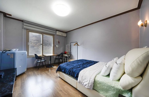 Hwagae Hotel | Eco-Friendly Haven at Hadong Yeongbingak - Guest Rated 10/10